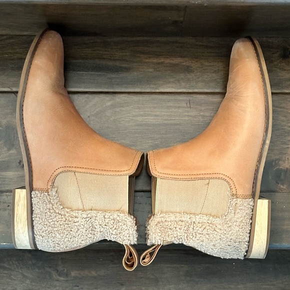 TOMS Booties - Picture 8 of 8